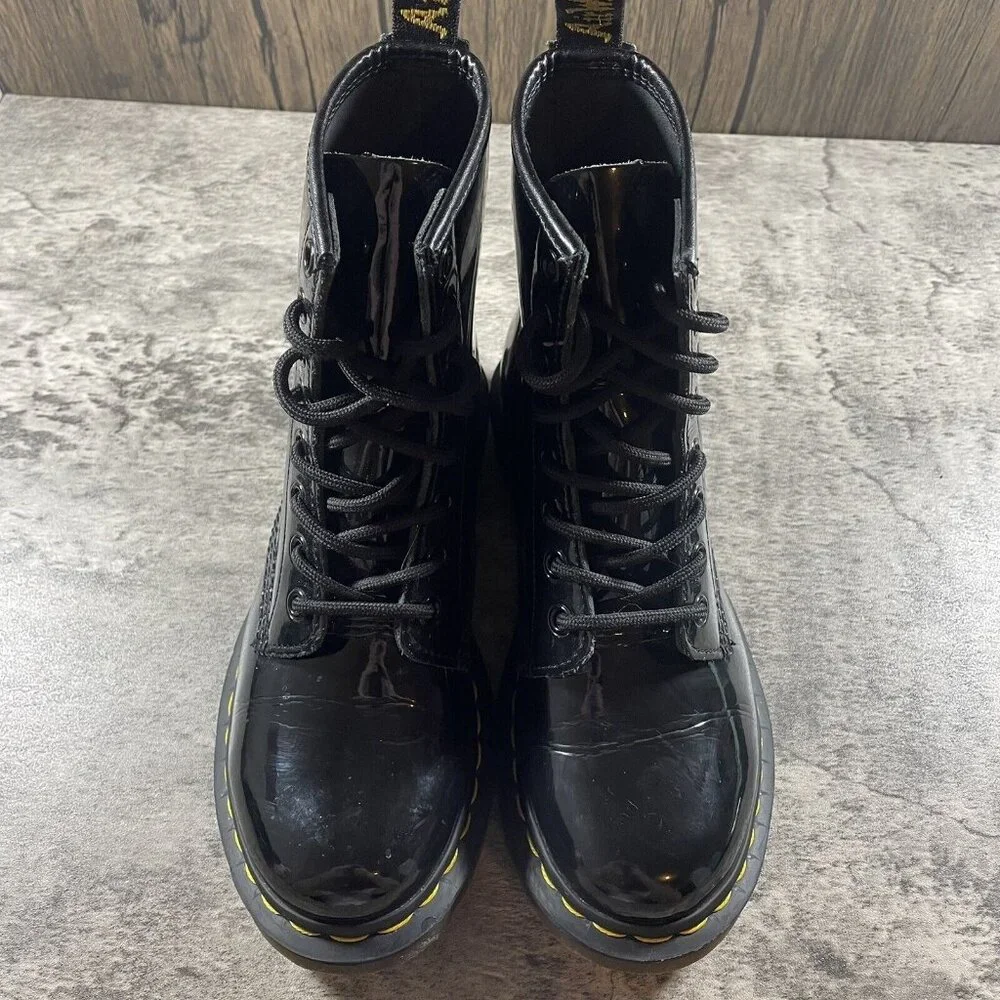 Dr Martens 11821 Glossy Black Leather Lace 8 Eyelet Combat Boots Womens Size 6 - Picture 7 of 9